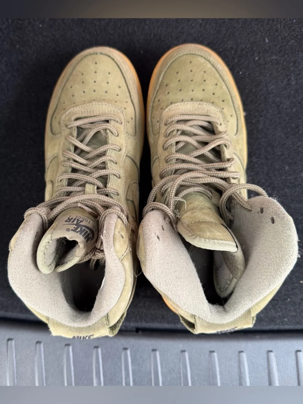 NIKE AIR FORCE 1 HIGH WB GS 922066-202 Youth Size 6 Olive Green
